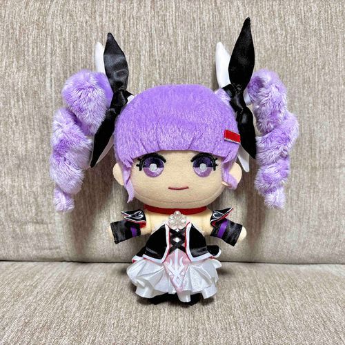 「少し前に新しい服を作ってもらったよ。ゴシックロリータだよ」