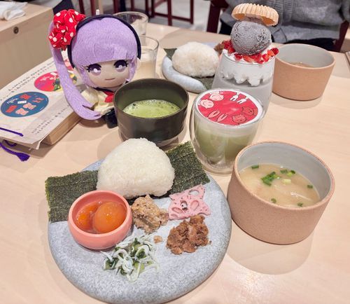 「日本昔ばなしコラボなんだって」