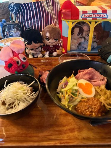 みんなでごはんたべた！え”え”え”え”