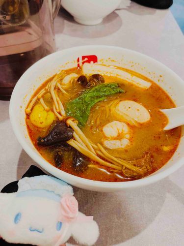 人気の麻辣担食べて来た
海老をトッピングしたよ☺️✨
辛さ1でも辛かったね🥵
