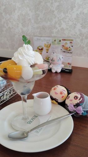 ロイホのあんみ〜つ
後ろはﾑｽﾒﾁｬｿの推し
