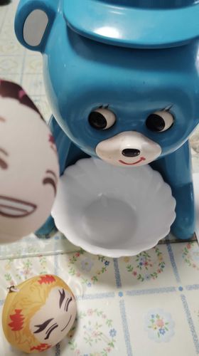 しょーわから現役の
キョロちゃんさんです
かき氷作ります