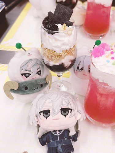 6/28はチィツァが東京ビックサイトのイベントにサークル参加？した帰りにアニメイトカフェに行ったよ、僕をイメージしたパフェなんだってね