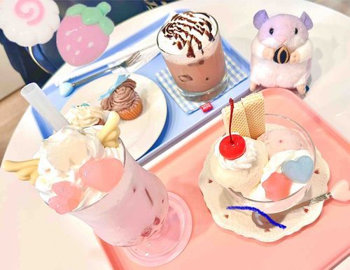 もちぬしのみずいろのともだちとかわいいカフェにいきました✧*｡ちゅうかわはぴんくがすきﾅﾘ☝️🎀