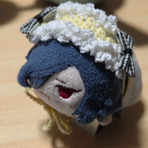 もちでんたさんにはお手製の髪飾り(編み物)を着けて過ごして貰うぜ
「きょひけんはないのか…」