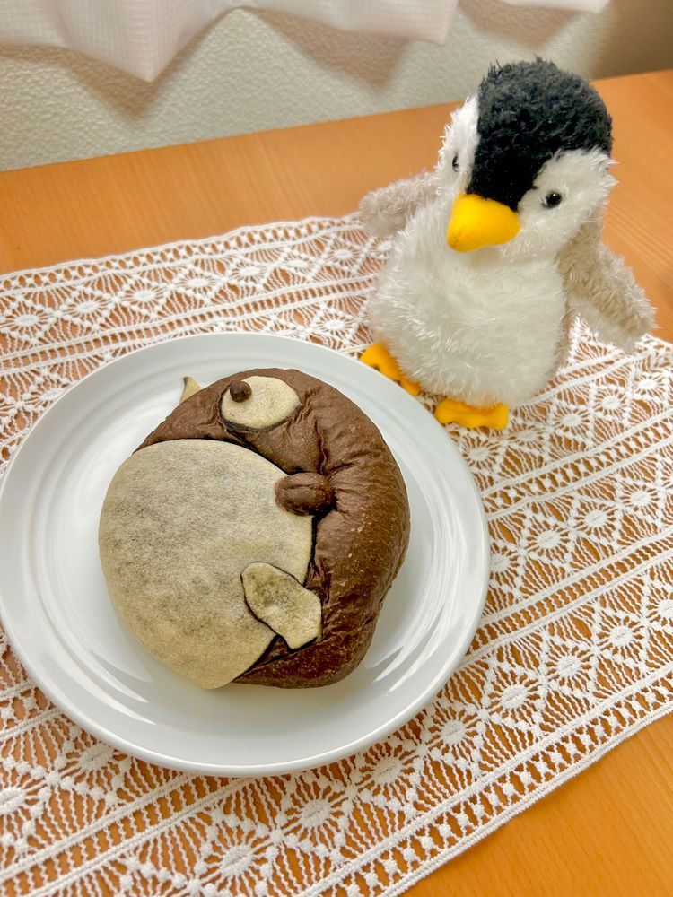 ペンギンベーカリーにきたよ！
おいしそうなペンギンのパン   かっちゃった🐧
