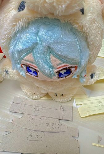ぬい服を作ろうと奮闘してたら見つめられた♡