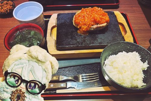 今日はハンバーグをご馳走になりました……♪
とても美味しかったですよ〜
