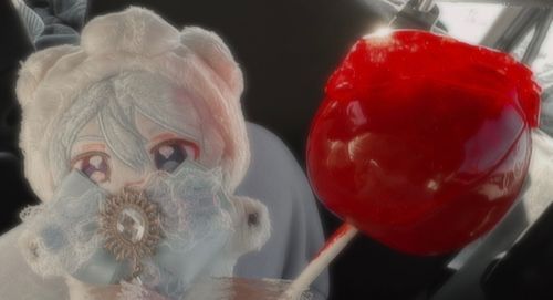 りんご飴を食べました！
甘くて美味しかったですよ♪