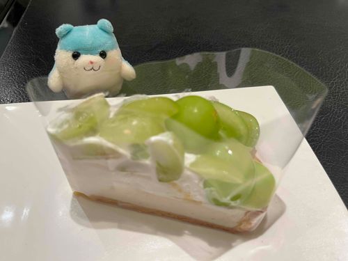 いつぞやに食べたシャインマスカットのケーキです