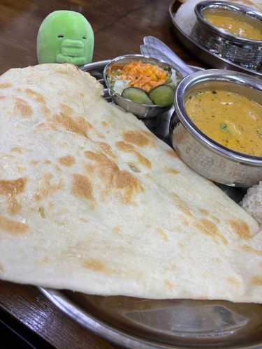 本格的なインドカレー屋さん🍛🫓
ナンめちゃくちゃ大きいね、くちぱっち