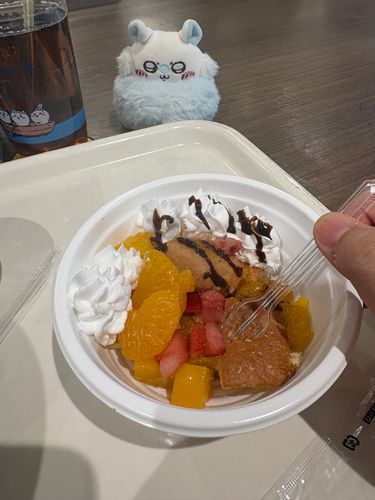 そこの美味そうなヤツ、よこせっ