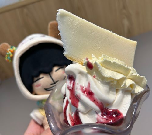 チズケキがのっとるパへたべたの😋
……なんかこのしゃしん、まぁがぼやけとらん？😒