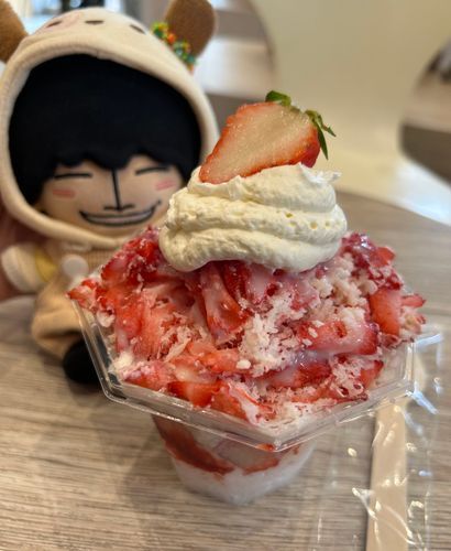 さいきんあついなぁ🫠🥵
かきごおりたべたで！
たいわんかきごおりてやつなんやけど、にほんのとどうちがうんかわからんかった🤭