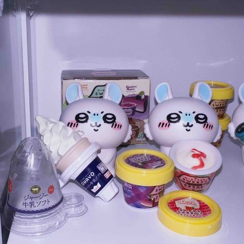 "ひっとりじめしてやる"
アイスが美味しい季節になってきたね🍨
急いで食べてお腹壊さないでね☺️
#モモンガ 
#ちいかわ