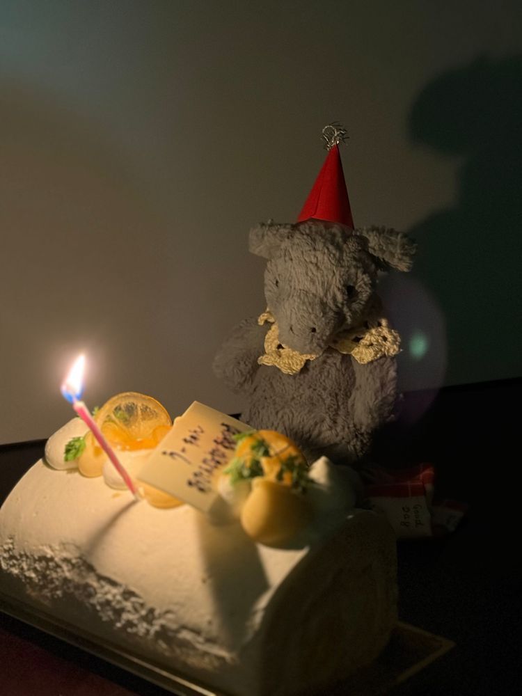 きょうで うーは いっさいに なりました🎂

おとなになったよ🎉

これからも たくさん あそんで おいしいものたべて もっと おおきくなるよ✨