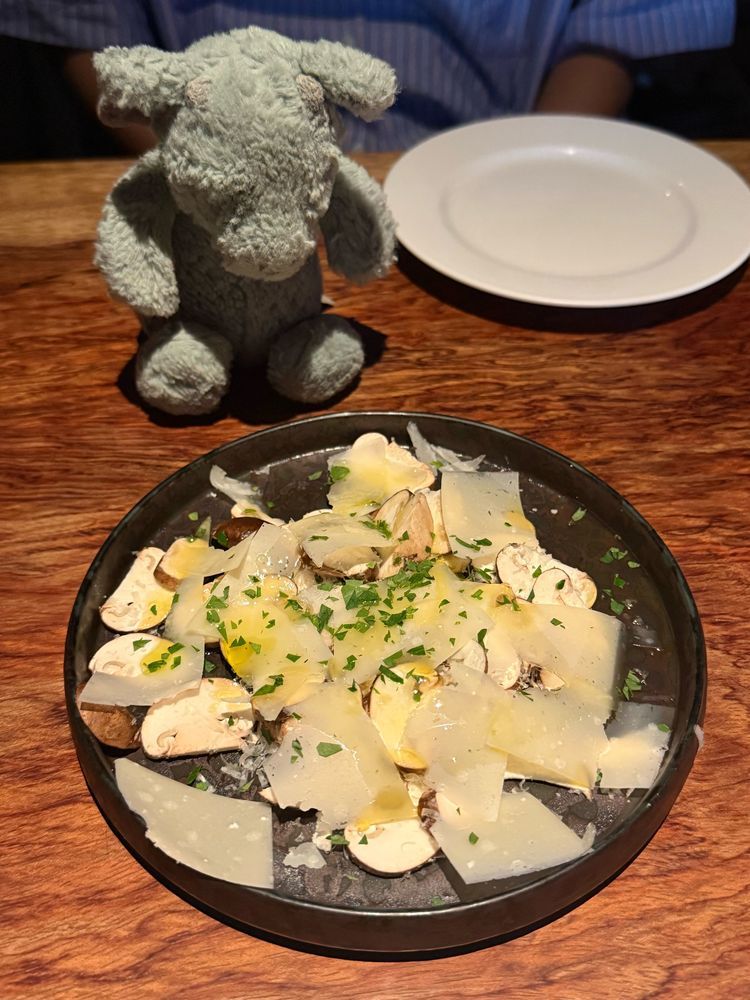 おいしいもの いっぱい たべてきたんだよ🍕