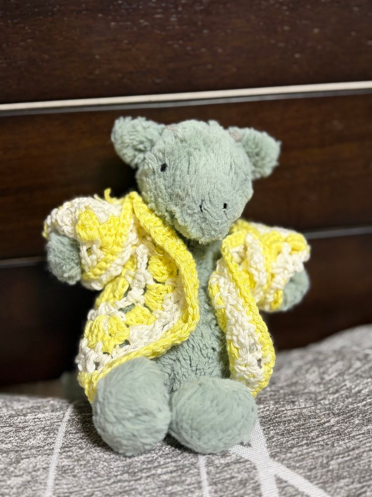 きょうはね おねえちゃんが おようふく つくってくれたの！🧶
なんだか おうさまみたい✨