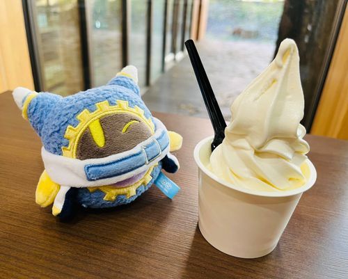 ⚙️ウンウン、このカフェのソフトクリームも　悪くないネェ　おいしかったヨォ！