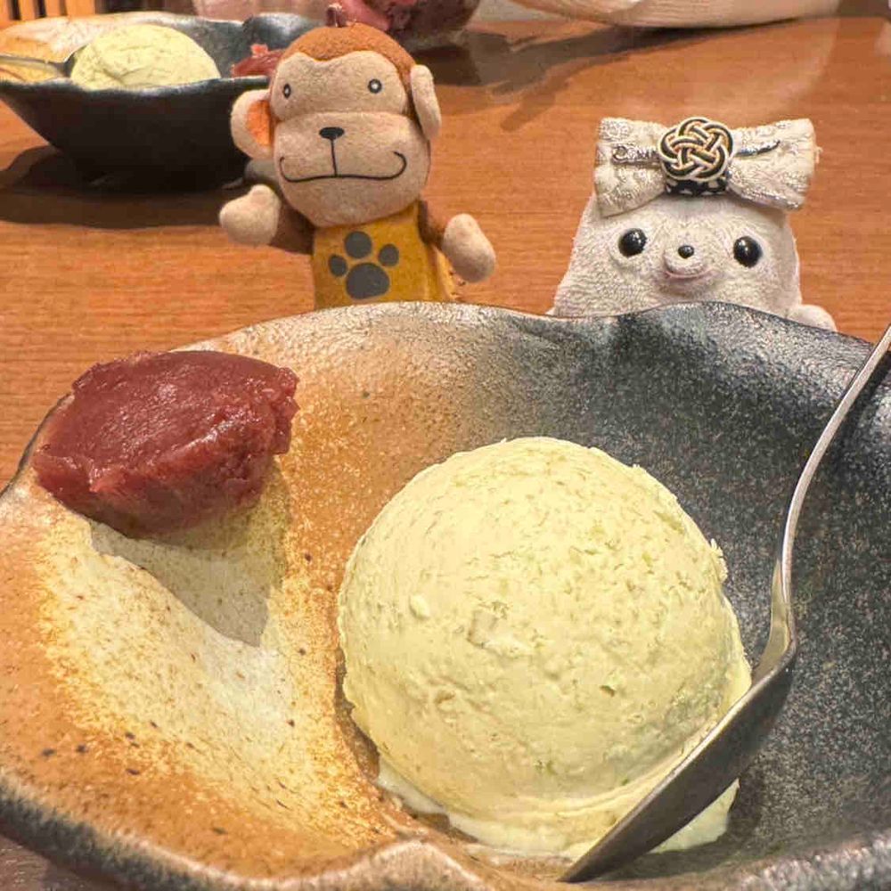 牛タン定食食べてきたよ！
なんか牛タンの芯❓のとこ使ってるらしくて歯ごたえが良かったの！😳
あと、ずんだアイス食べたよ
ずんだの濃度が高くって美味しかった〜😋😋😋