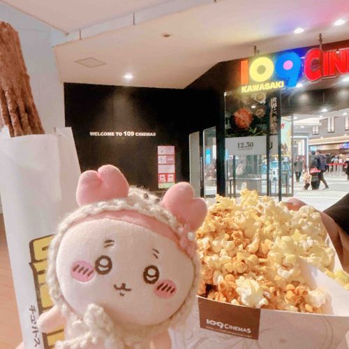 映画館に行って映画をみずにポップコーンとチュロスをたべるという人生でしてみたかったことしたパシ！