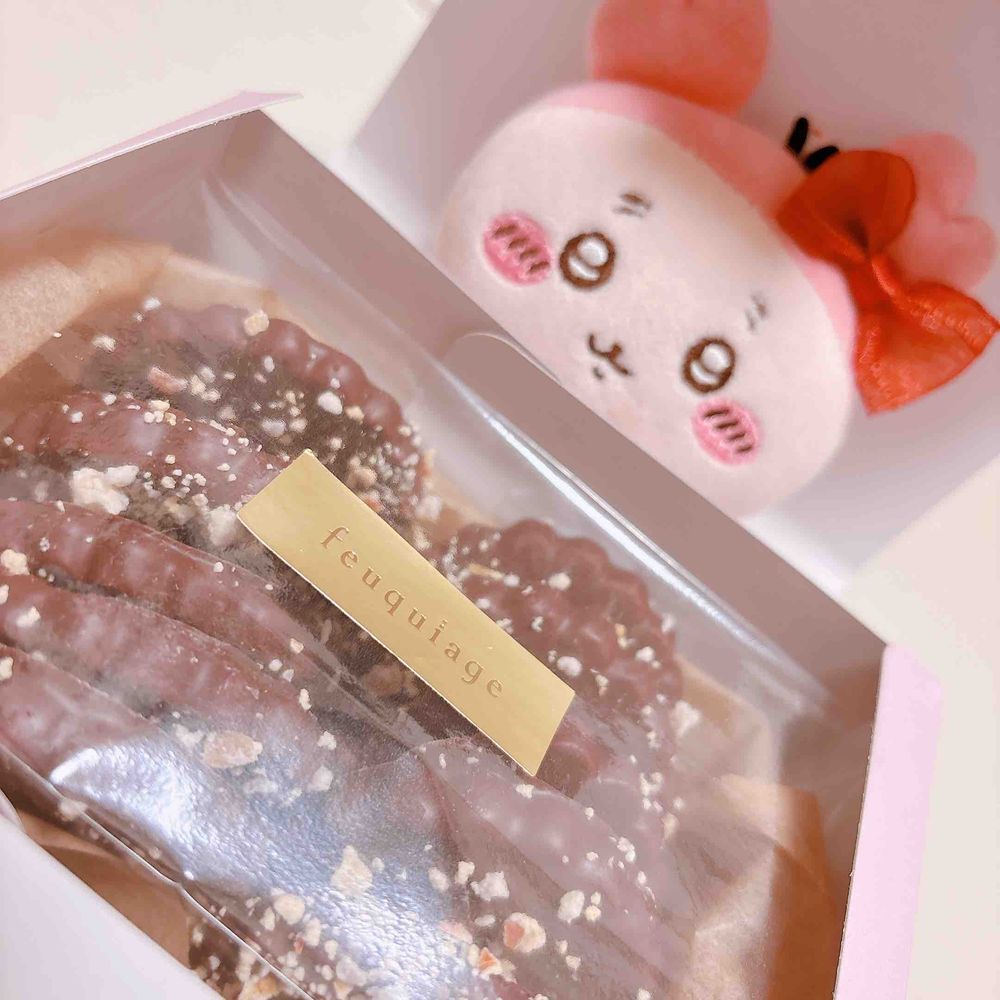フキアージュっていうお店のおいしい焼き菓子パシ！
メンダコちゃんはここの『夜明けのカヌレ』が大好きパシ！新宿伊勢丹に催事できてるパシよ！