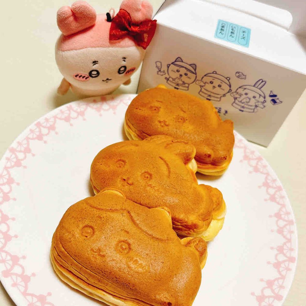 ちいかわ焼き可愛いパシね〜🩷
パシが見てたらお姉さんがニッコリしてくれたパシ！