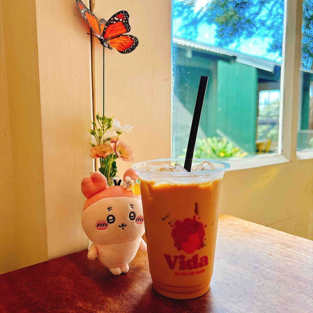 マウイ島産のオーシャンウォッカに見学行ってたパシ！朝っぱらから飲酒してハワイってすごいパシ🥃ハワイで見れる幸せのトカゲも見れたパシ🦎