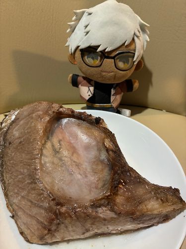 実は昨日はマグロのカマを買えたので塩焼きにしたわ
ぬと分け合っても大きかったわね、まだあと半分くらい残ってるからね、しばらくマグロ尽くしよ〜