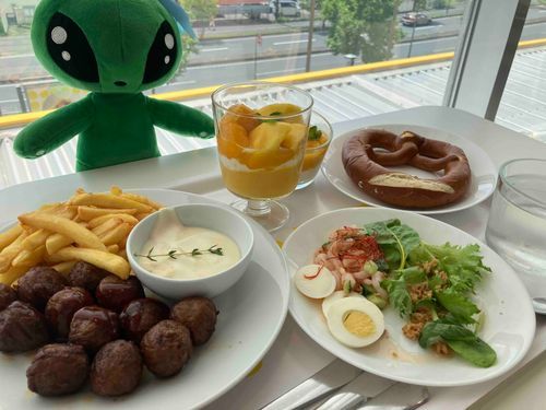 故郷に帰ってきたよ〜！
マンゴーフェア、どれもマンゴーがいっぱい乗ってておすすめ😋