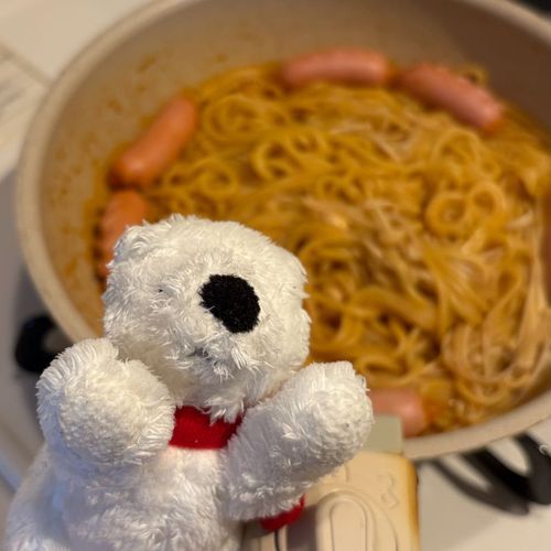 最近忙しくて全然写真を撮れていなかったンゴ。
これは消費期限がちょっと切れたやきそば麺で作った自家製プルダックなんやで。