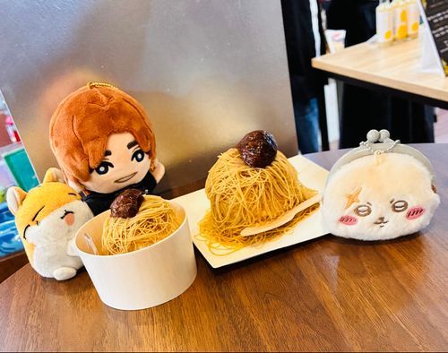 もんぶらん〜🌰
なかに あいすが はいってるんだよ🍨