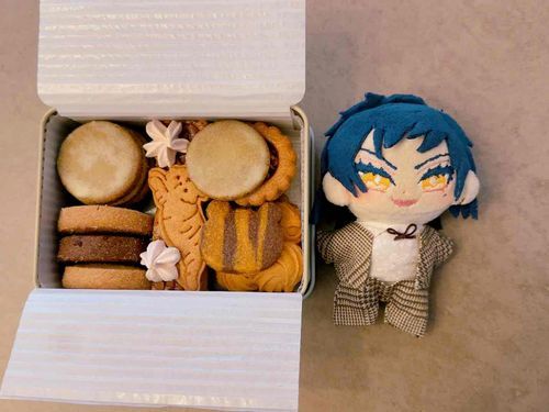 かわいいクッキー缶とかわいい俺♡