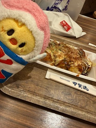 たこやきは まるくて おいしいってきいた
