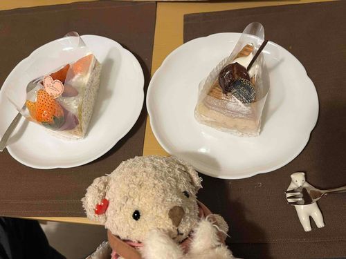 パパとママのケーキちょっとちょーだい！