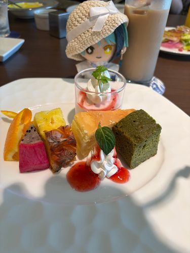 2026 GW🔟
シーワールドから一旦出て、お昼はホテルのランチを食べました。こちらはデザートセットですね。