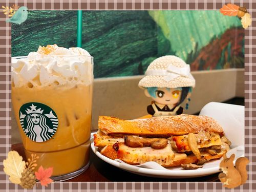 きのことチキンのバゲットに、パンプキンスパイスラテ。秋は美味しいですね。