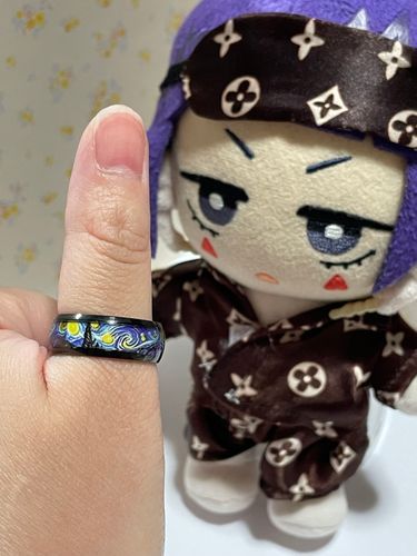 うちのぬし、ごっほのほしづきよがすきなんだよね！
その、いらすとのはいったゆびわ、かったみたい💍
けっこう、ろっくじゃん✨