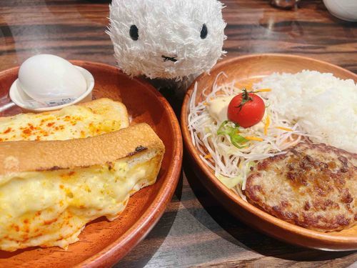 とーすとはぷくがたべるーーー🍞