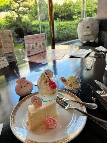 おっきいしろくまに見守られながら食べた！