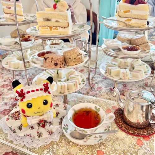 北浜レトロでアフヌン🫖💕
大阪ミックスジュース味のケーキが凄く美味しかった（๑⃙⃘ˊ꒳​ˋ๑⃙⃘）