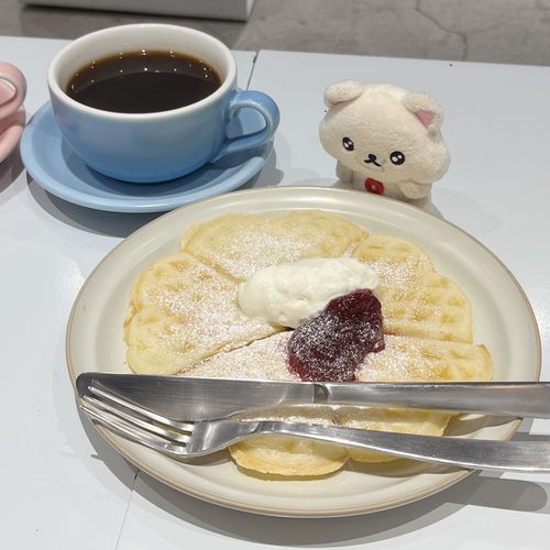 パンケーキ🥞( ⸝⸝ ᴖ.ᴖ ⸝⸝ )ラズベリージャムが美味しかった〜