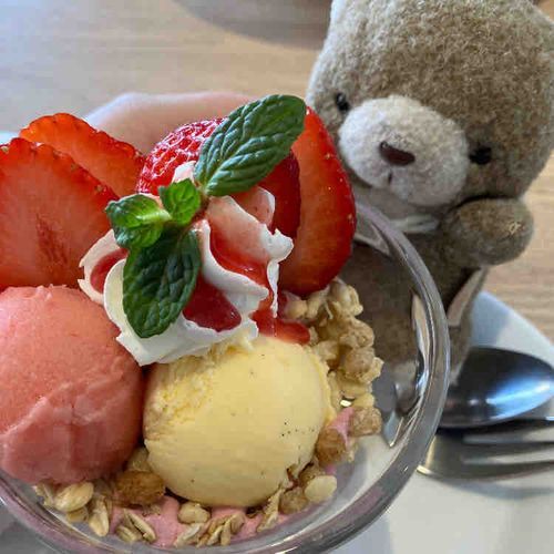 わたしがたべるいちごぱふぇ