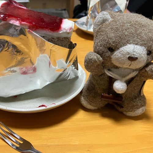 ほうせきばこのなかみは、けーきだった！あるじさんたんじょうびおめでとう！！！