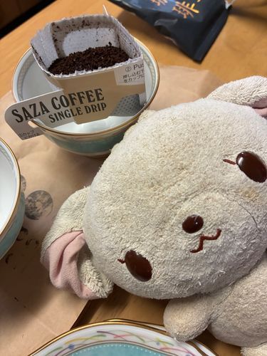 おともだちのみんなはコーヒーとか飲むのか❓ サザコーヒーの粉は全部美味しいぞ☕️ 今日は将軍珈琲うさちゃん