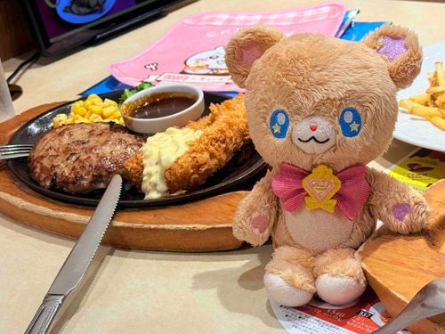 ココスでハンバーグ食べたモフ🧸