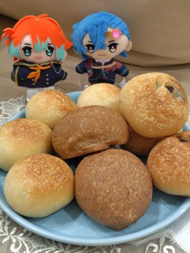 そして18分後！大成功です！✨️👏👏✨️
シンプルパン、ミルクコーヒーパン、干し柿のパンです💪⁠💪