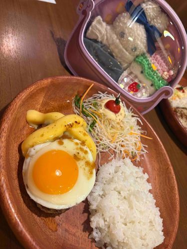 だいすき びっくりドンキー💕
めだまやき🍳×チーズ🧀、はじめてトッピングだいせいこう…！