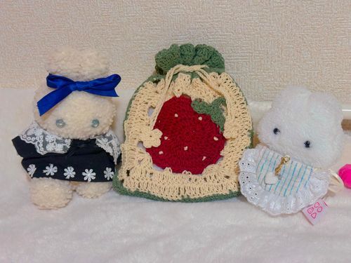 おひさしぶりだよ
あみもの してたよ✨️🧶いちごのきんちゃく かわいいでしょ🍓