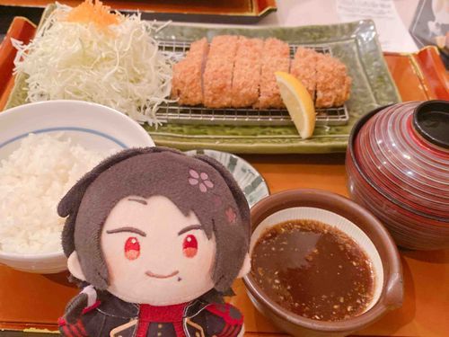 あるじのお祝いでとんかつを食べに行ったよ！